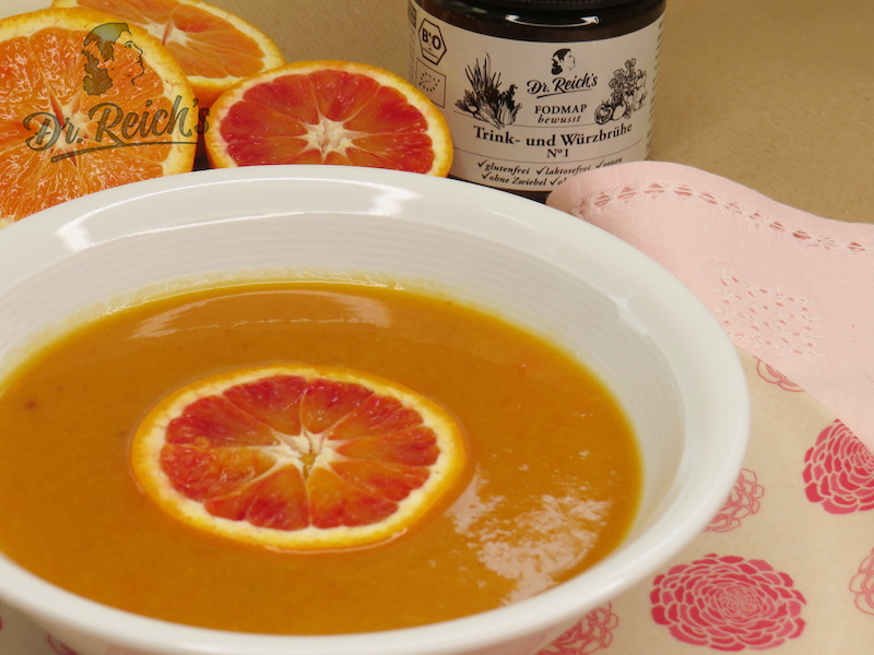 FODMAP Diät Suppe, zubereitet mit Dr. Reich´s FODMAP Brühe, Karotten und Orangen