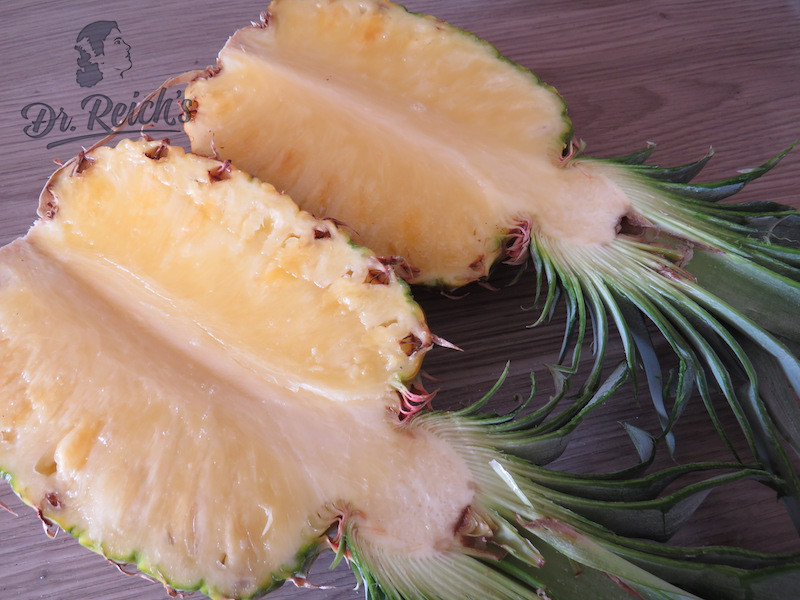 Low FODMAP Diät Ananas halbiert